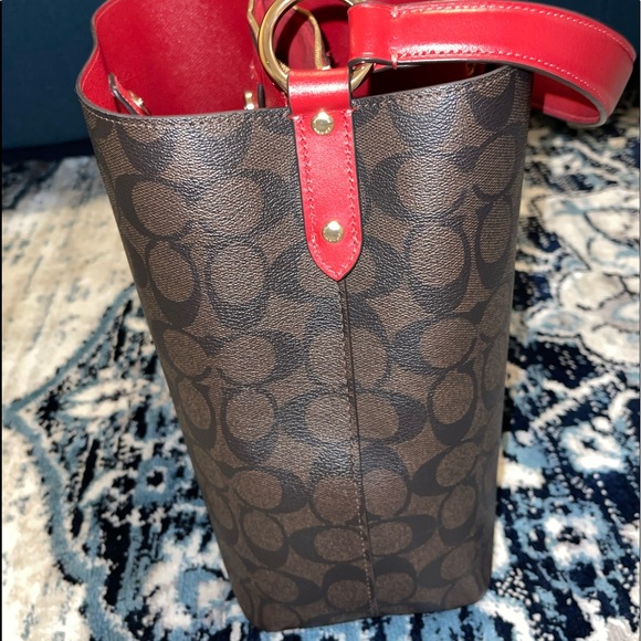 COACH 91512 TOWN BUCKET BAG IN SIGNATURE CANVAS BROWN 1941 RED - Picture 11 of 16